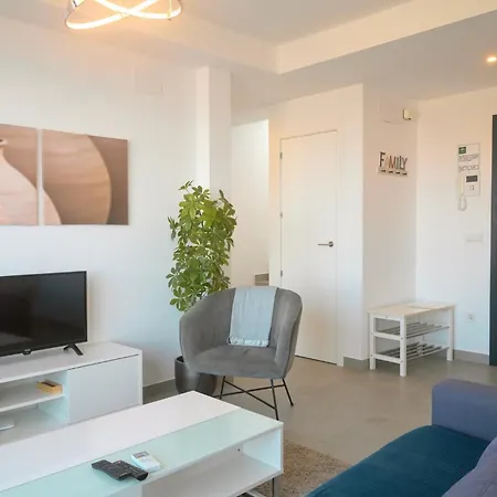 아파트 Penthouse Balcon Del Mar Deluxe 4 - 3 Terraces, Heated Pool & Sea Views In 네르하